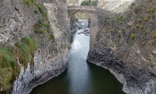 022 Colca Canyon Chacapi 10th June 2012.jpg